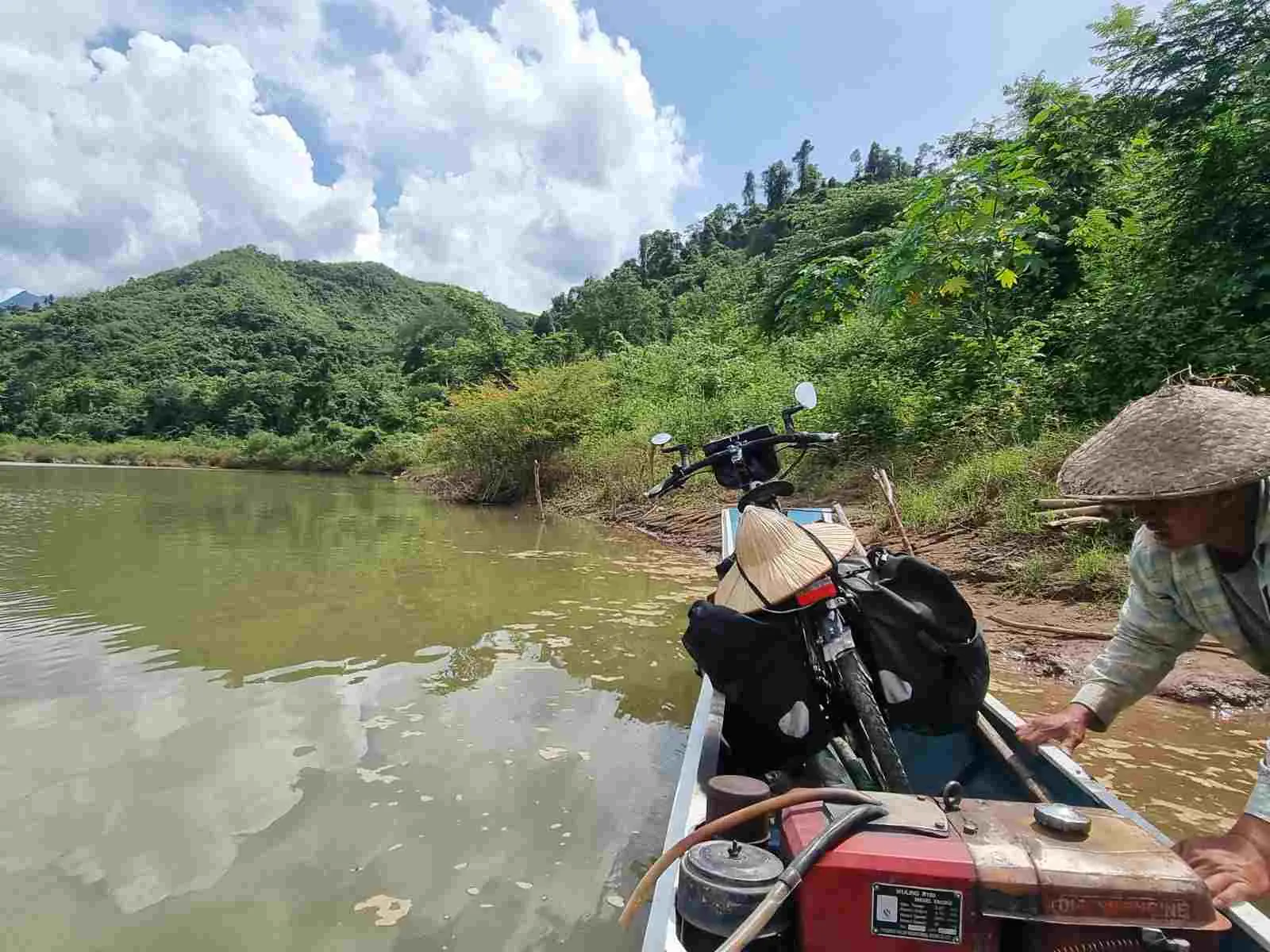 Ein Fahrrad auf dem Mekong